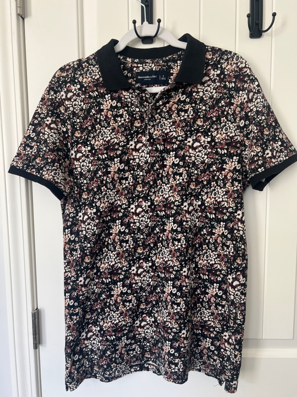 Abercrombie & Fitch Black Floral Polo - Small